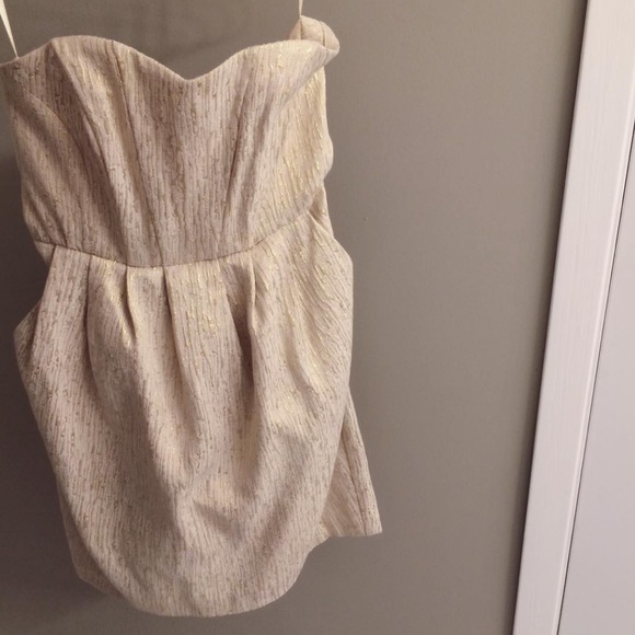 H&M structured strapless dress with gold detail - Picture 3 of 9